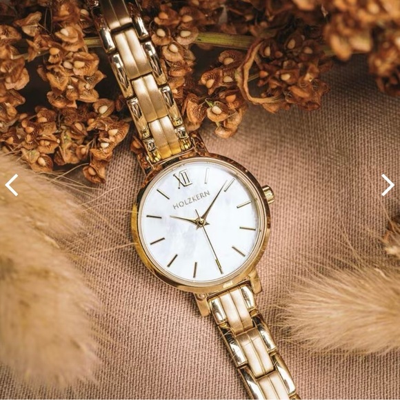 Gold Minimalist Watch with Polished Finish - Picture 5 of 9